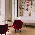 Отель Majestic 4*