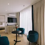Отель Majestic